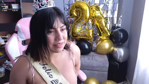 we are hot friends online show from 12.31.24