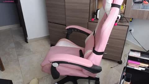 we are hot friends online show from 02.13.25