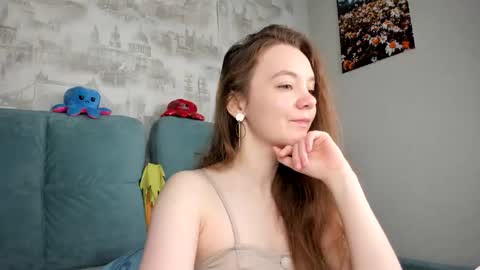 Snapshot of _ginyy_ chatting on 10.24.25 _ginyy_ online show from 10.24.25