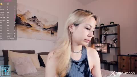 Snapshot of _golden_moon_ chatting on 09.13.25 Rina online show from 09.13.25