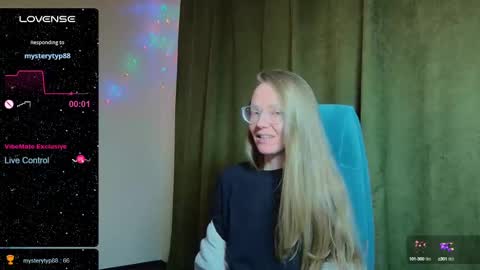 Snapshot of _goldilocks__ chatting on 12.07.24 _goldilocks__ online show from 12.07.24