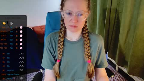 Snapshot of _goldilocks__ chatting on 09.12.25 _goldilocks__ online show from 09.12.25