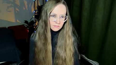 Snapshot of _goldilocks__ chatting on 10.01.25 _goldilocks__ online show from 10.01.25