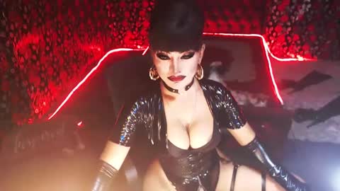 Snapshot of _hailyourqueenx chatting on 12.23.24 GoDDess Chloe online show from 12.23.24