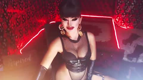 Snapshot of _hailyourqueenx chatting on 01.06.25 GoDDess Chloe online show from 01.06.25