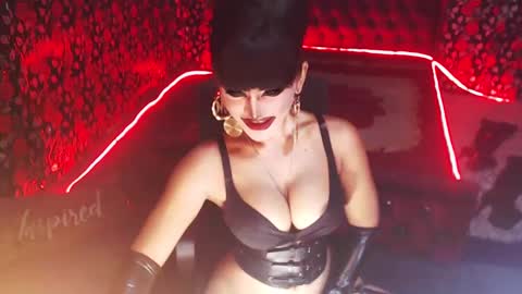 Snapshot of _hailyourqueenx chatting on 01.10.25 GoDDess Chloe online show from 01.10.25