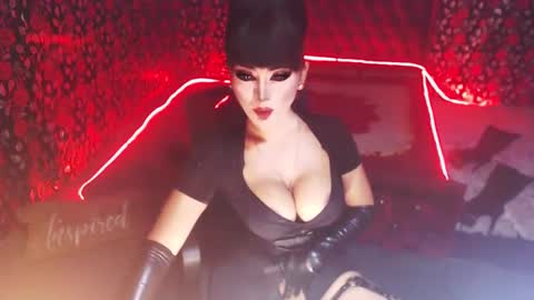 Snapshot of _hailyourqueenx chatting on 01.11.25 GoDDess Chloe online show from 01.11.25