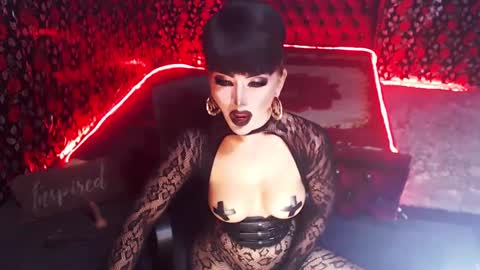 Snapshot of _hailyourqueenx chatting on 01.19.25 GoDDess Chloe online show from 01.19.25