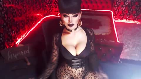 Snapshot of _hailyourqueenx chatting on 01.19.25 GoDDess Chloe online show from 01.19.25