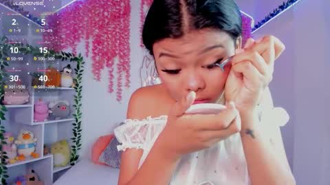 Hanna Botero online show from 11.05.25