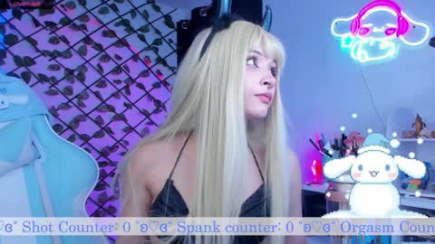 Snapshot of _heavenly_blue_ chatting on 12.14.24 Bluey online show from 12.14.24