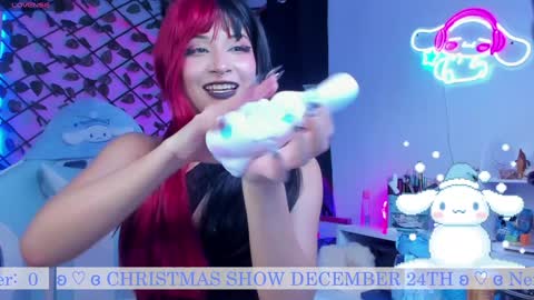 Snapshot of _heavenly_blue_ chatting on 12.21.24 Bluey online show from 12.21.24