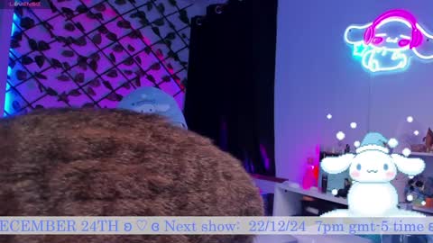 Snapshot of _heavenly_blue_ chatting on 12.22.24 Bluey online show from 12.22.24
