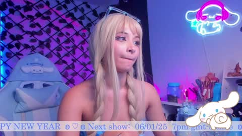 Snapshot of _heavenly_blue_ chatting on 01.06.25 Bluey online show from 01.06.25