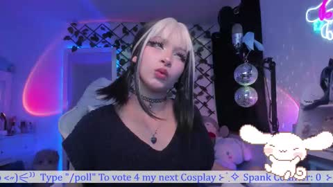 Snapshot of _heavenly_blue_ chatting on 10.22.25 Bluey online show from 10.22.25