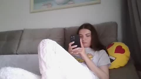 Snapshot of _hidden_frommymoom_ chatting on 05.20.26 Criss4u online show from 05.20.26