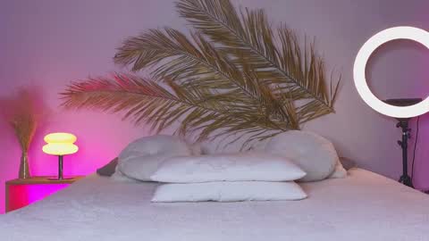 Holly online show from 12.21.24