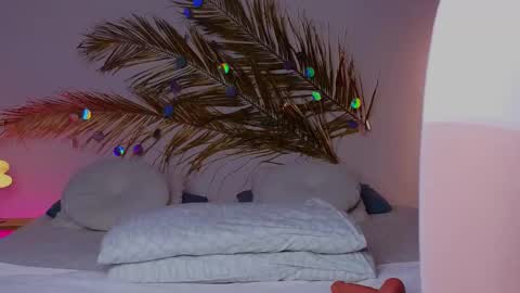 Holly online show from 02.23.25