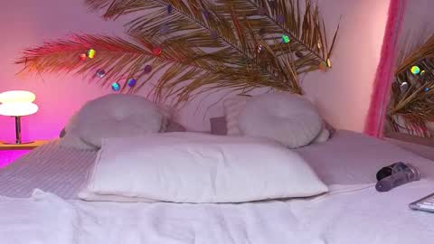 Holly online show from 03.01.25