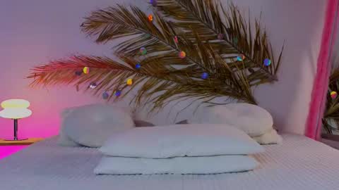 Holly online show from 03.08.25