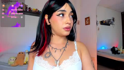 Snapshot of _hotpink chatting on 01.31.25 Jenn  online show from 01.31.25