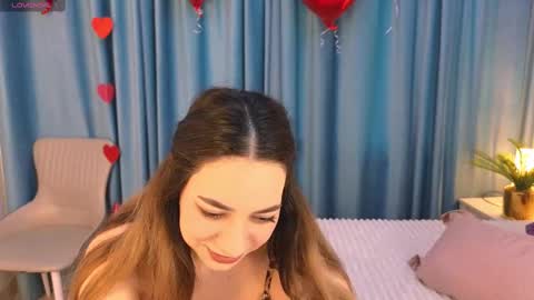 Snapshot of _ilona_holmes_ chatting on 02.21.25 Ilona online show from 02.21.25