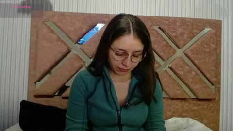 Snapshot of _isaabellaa chatting on 06.16.26 Isa online show from 06.16.26