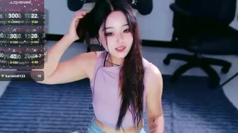 Snapshot of _iuiu_ chatting on 07.18.26 UU online show from 07.18.26