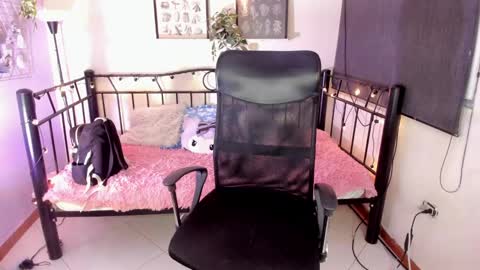 Snapshot of _ivanna11_ chatting on 12.04.24 Ivanna online show from 12.04.24