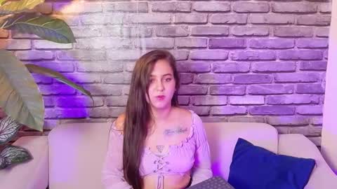 Snapshot of _ivone chatting on 11.17.25 Annie online show from 11.17.25