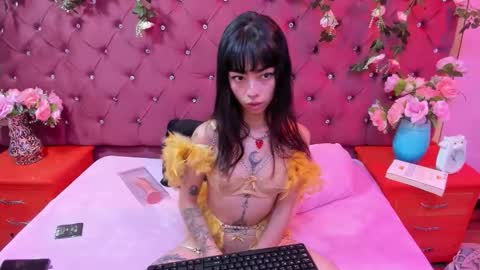  Ivy Luna online show from 11.25.25