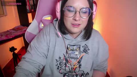 Snapshot of _jaaade_p_ chatting on 12.18.25 _jaaade_p_ online show from 12.18.25