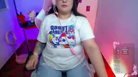 Snapshot of _jadee_p_ chatting on 09.11.25 _jadee_p_ online show from 09.11.25