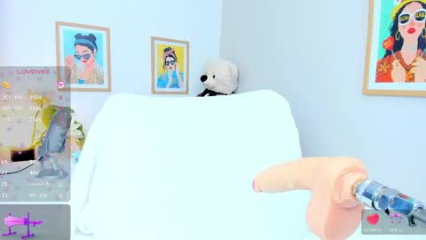 _jasminnee_ online show from 04.06.26