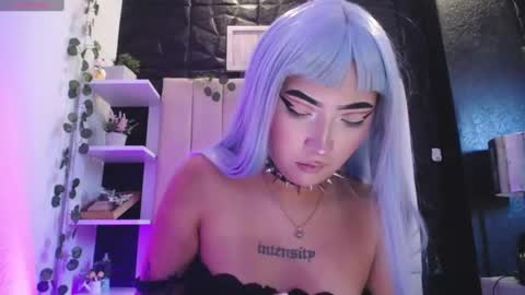 Mia online show from 01.24.25