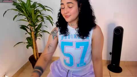 Snapshot of _kat_1 chatting on 12.02.25 online show from 12.02.25