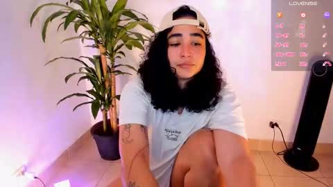 Snapshot of _kat_1 chatting on 12.14.25 online show from 12.14.25