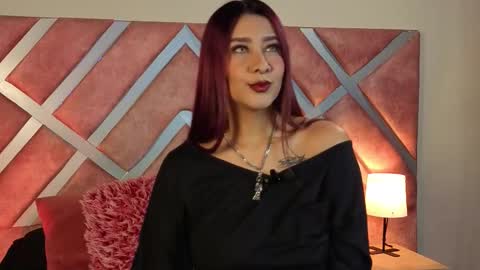 Snapshot of _kelly_hous36 chatting on 11.28.25 kelly online show from 11.28.25