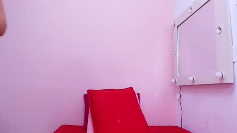 Kendall online show from 10.05.25