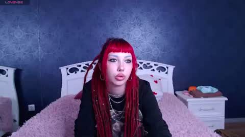Snapshot of _kiara_si chatting on 06.14.26 Kiara online show from 06.14.26