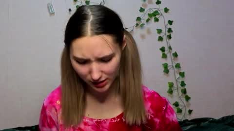 _kikiclark_ online show from 12.14.25