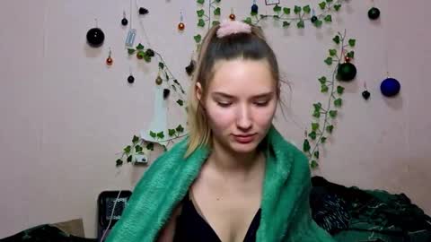 _kikiclark_ online show from 01.15.26