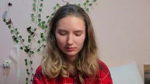 _kikiclark_ online show from 03.04.26