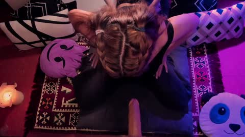 Snapshot of _kimikatt__ chatting on 01.12.25 Kendall online show from 01.12.25