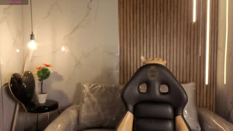 _kitten_1 online show from 04.18.26