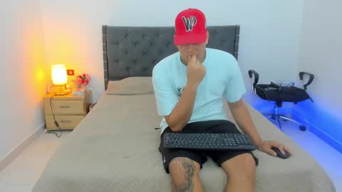 your favorite girl online show from 12.22.24