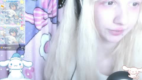 Snapshot of _kuroneeko_ chatting on 12.15.24  kuro  online show from 12.15.24