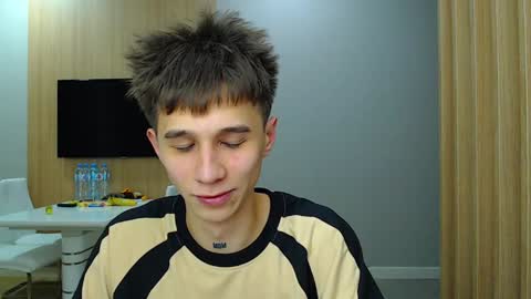 Snapshot of _kurt chatting on 12.08.24 Kurt online show from 12.08.24