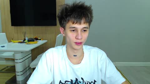 Snapshot of _kurt chatting on 12.24.24 Kurt online show from 12.24.24