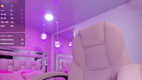 Laura online show from 12.22.24